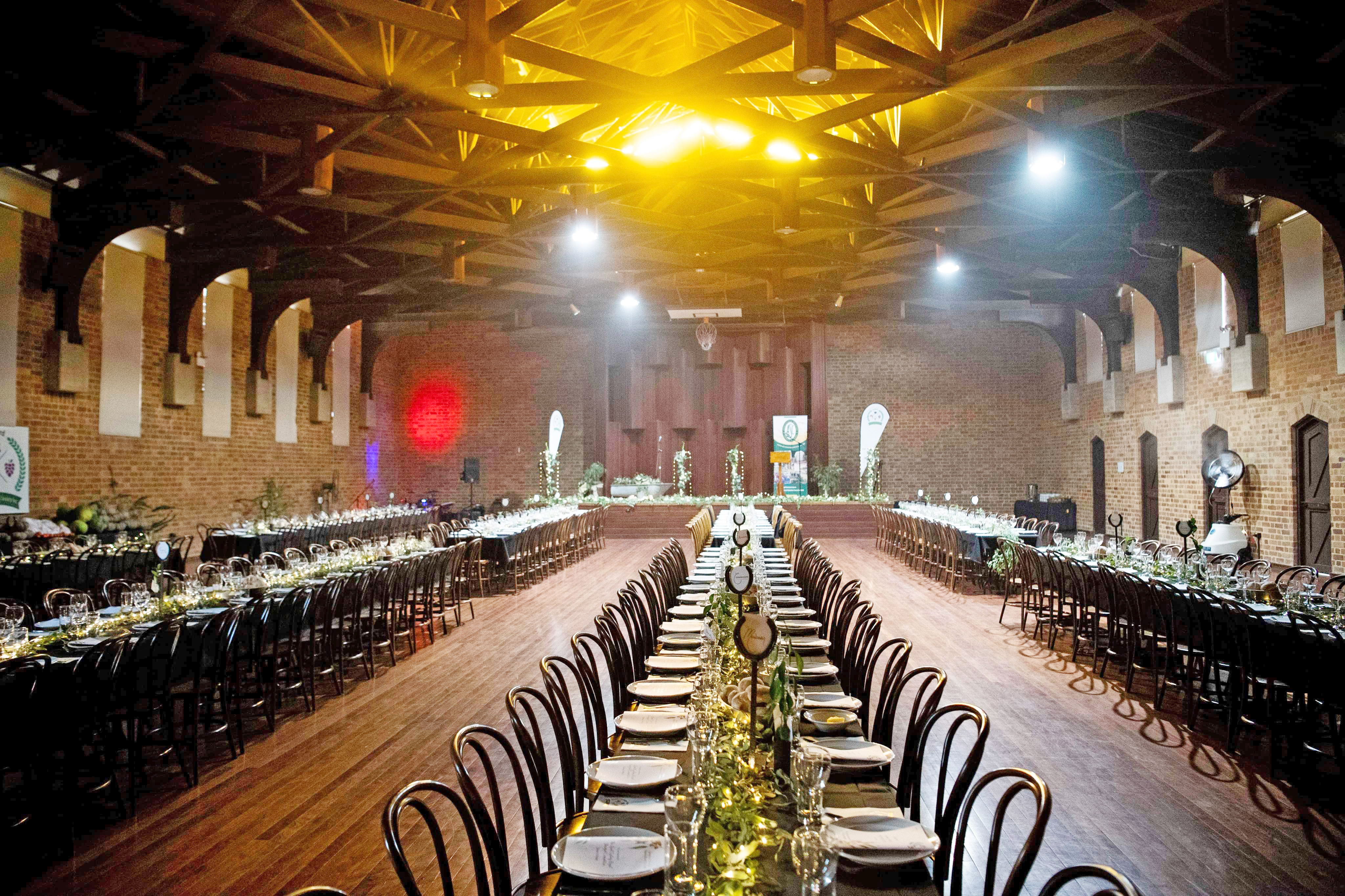 Long formal tables for a large event